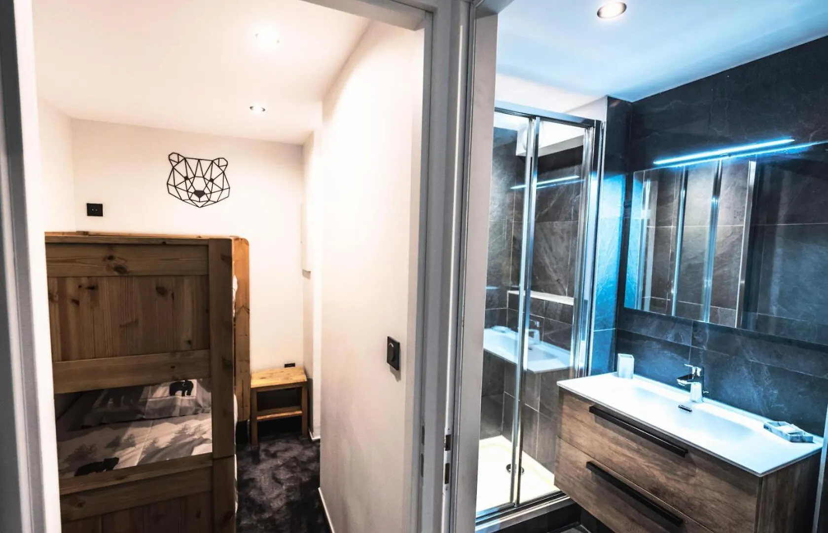 Residence Rond Point Des Pistes B - Appartement Renove-Depart Et Retour Ski Aux Pieds- Mae-2414 Tignes 0*,  France